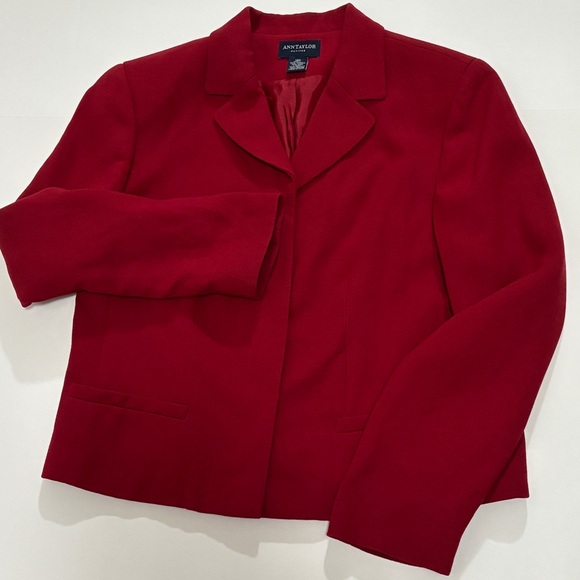 Ann Taylor Red Wool Blend Short Jacket Size 10P 3 Hidden Buttons Career Jacket - Picture 2 of 6